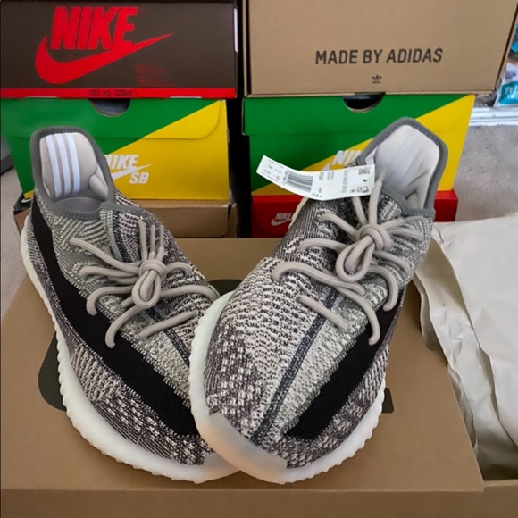 Yeezy Boost 350 Zyon - Picture 3 of 4